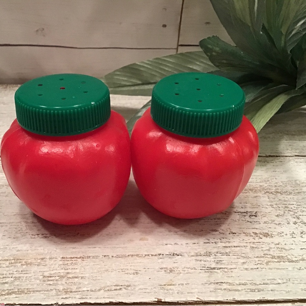 Tomato Shakers